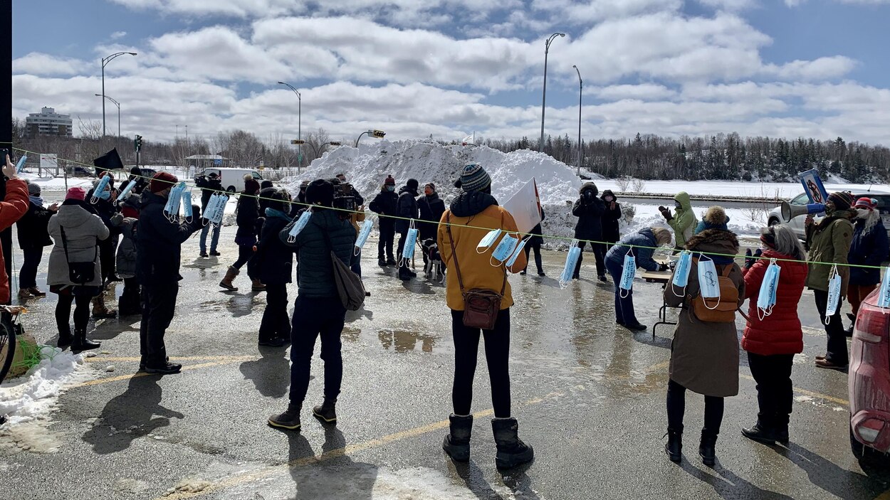 Arsenic à RouynNoranda manifestation contre le rapport rendu par le gouvernement Qualité de