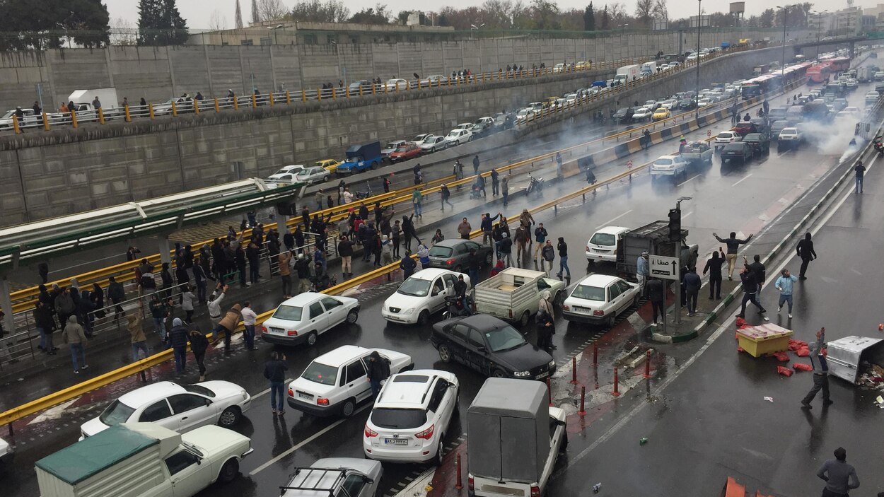 Iran : un mort dans des manifestations après une hausse du prix de l ...