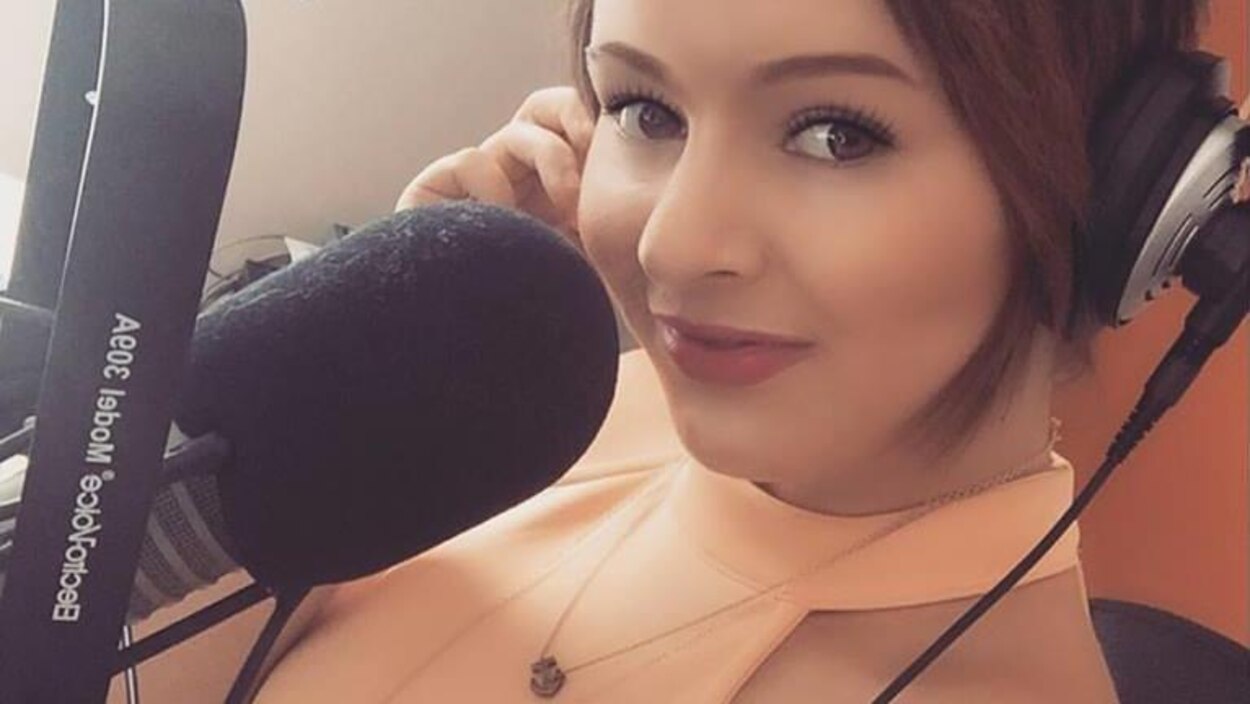 Une animatrice de radio dit avoir été congédiée à cause de problèmes de