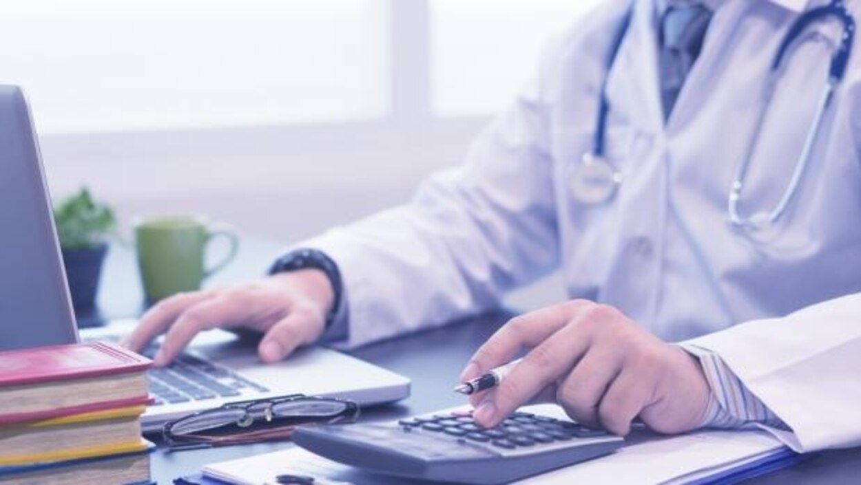 Un ophtalmologiste de Shawinigan est radié pour cinq mois | Radio-Canada