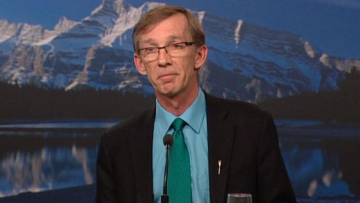 Un ancien député impliqué dans une affaire de prostitution brigue un