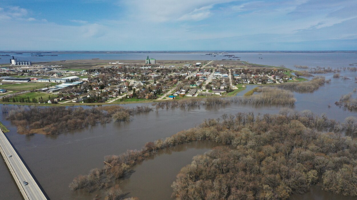 Une tournée visuelle des inondations de la vallée de la rivière Rouge ...