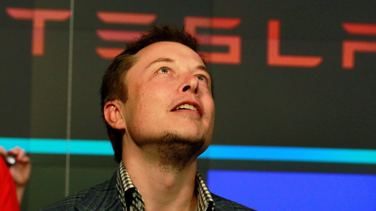 La clientèle de Tesla peut officiellement payer en bitcoins | Radio-Canada