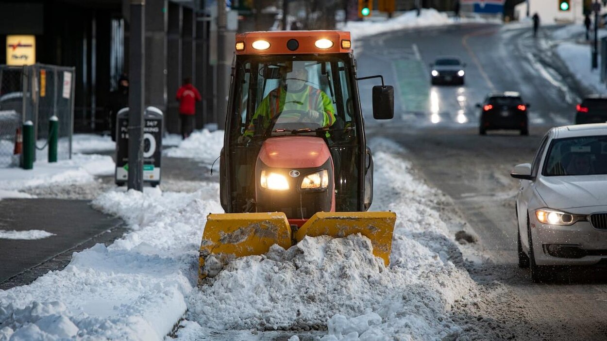 Jusqu’à 10 cm de neige prévus pour Toronto dimanche après-midi | Radio ...