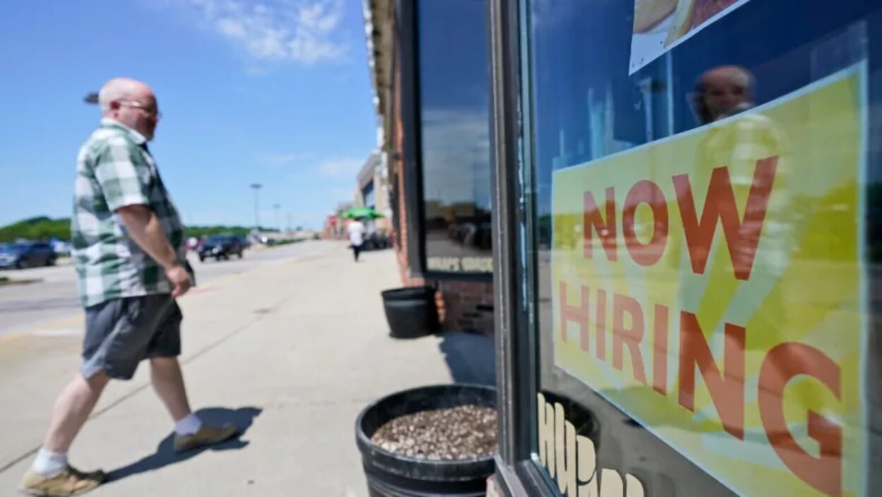 Job market blew past expectations in November with 154,000 new jobs ...