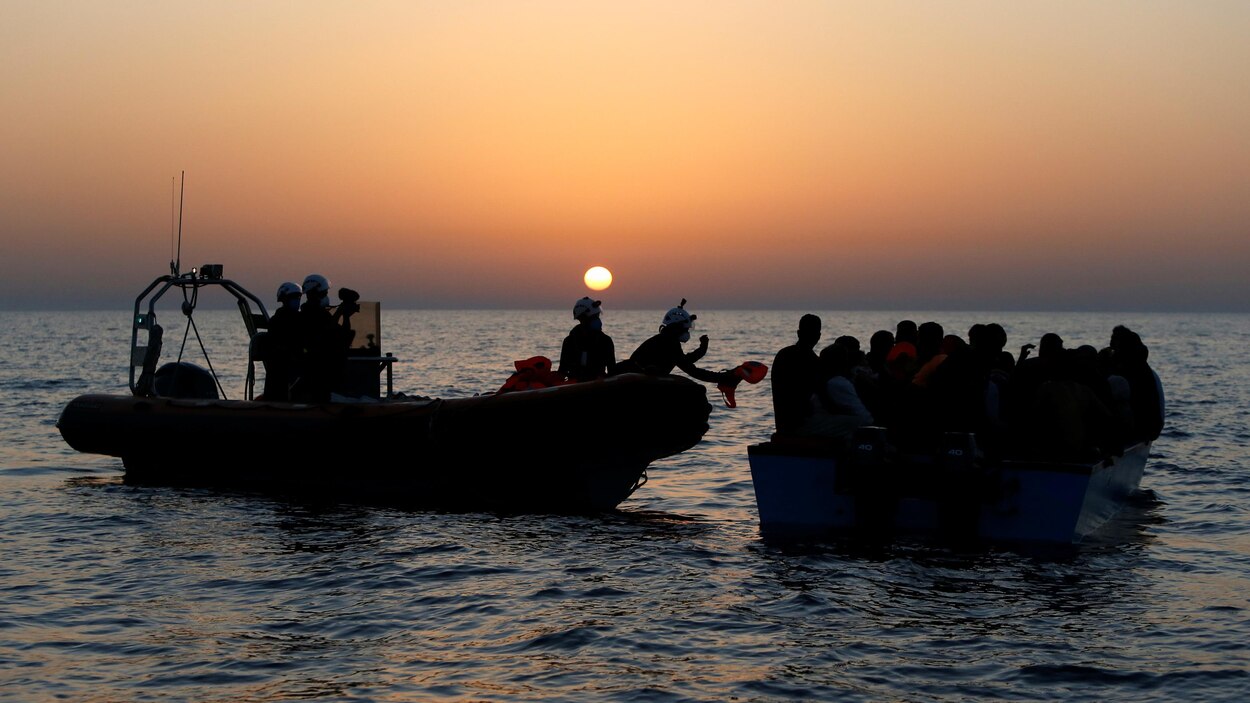 Quelque 30 migrants portés disparus après un naufrage au large de la ...