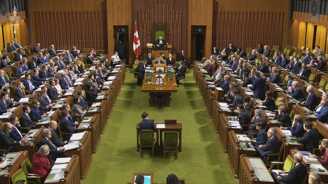 Les Communes rejettent la proposition de rendre optionnel le serment d ...