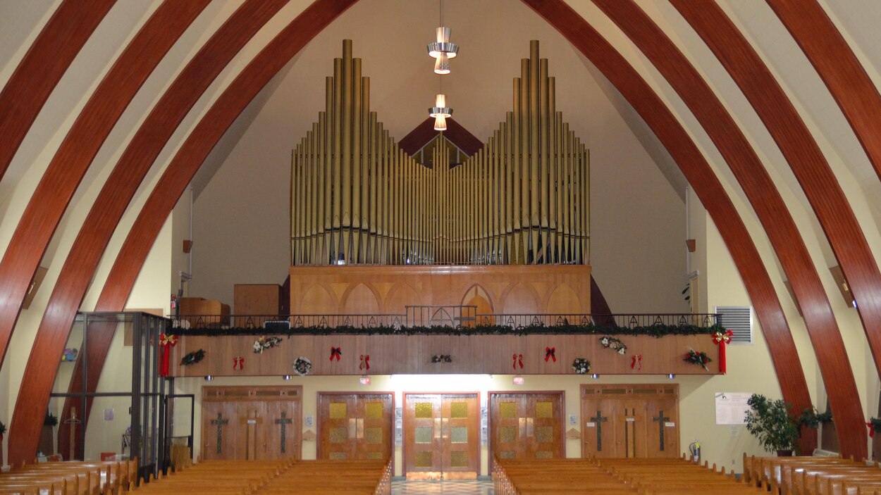 L Eglise Saint Sauveur De Val D Or Installe Son Orgue Et Ses 20 Tuyaux Radio Canada Ca