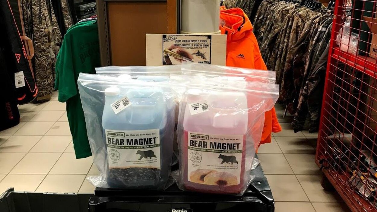 Des Appats A Ours A Senteur De Beignet Retires Des Tablettes Des Canadian Tire En C B Radio Canada Ca