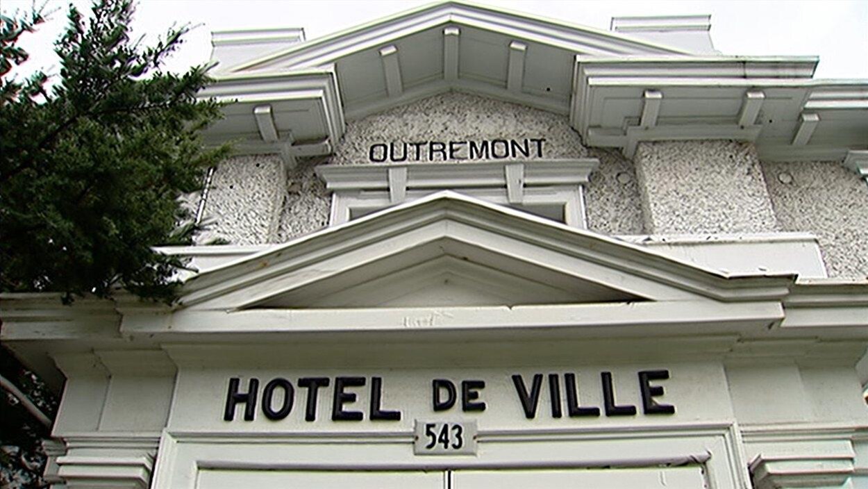Des carrés jaunes sèment la controverse à Outremont | Radio-Canada