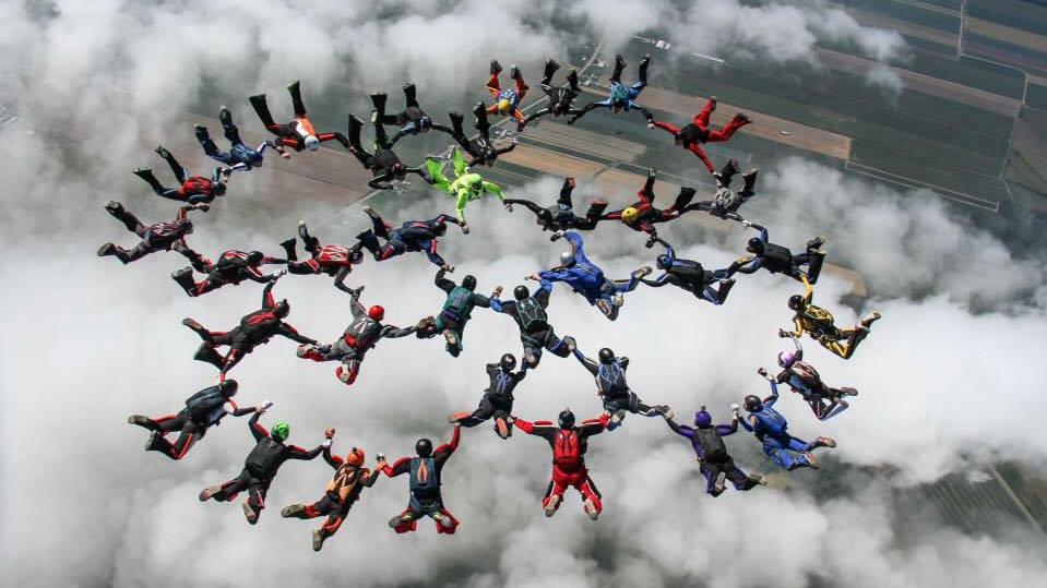 Un Abitibien Parmi La Creme Du Parachutisme De Groupe Au Pays Radio Canada Ca Un Abitibien Parmi La Creme Du Parachutisme De Groupe Au Pays Radio Canada Ca