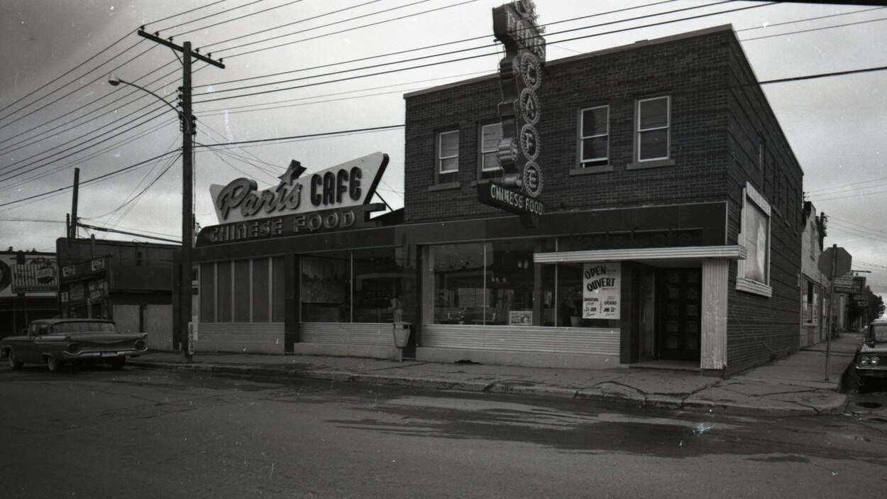 L'histoire du Paris Café, un restaurant populaire et cosmopolite qui a