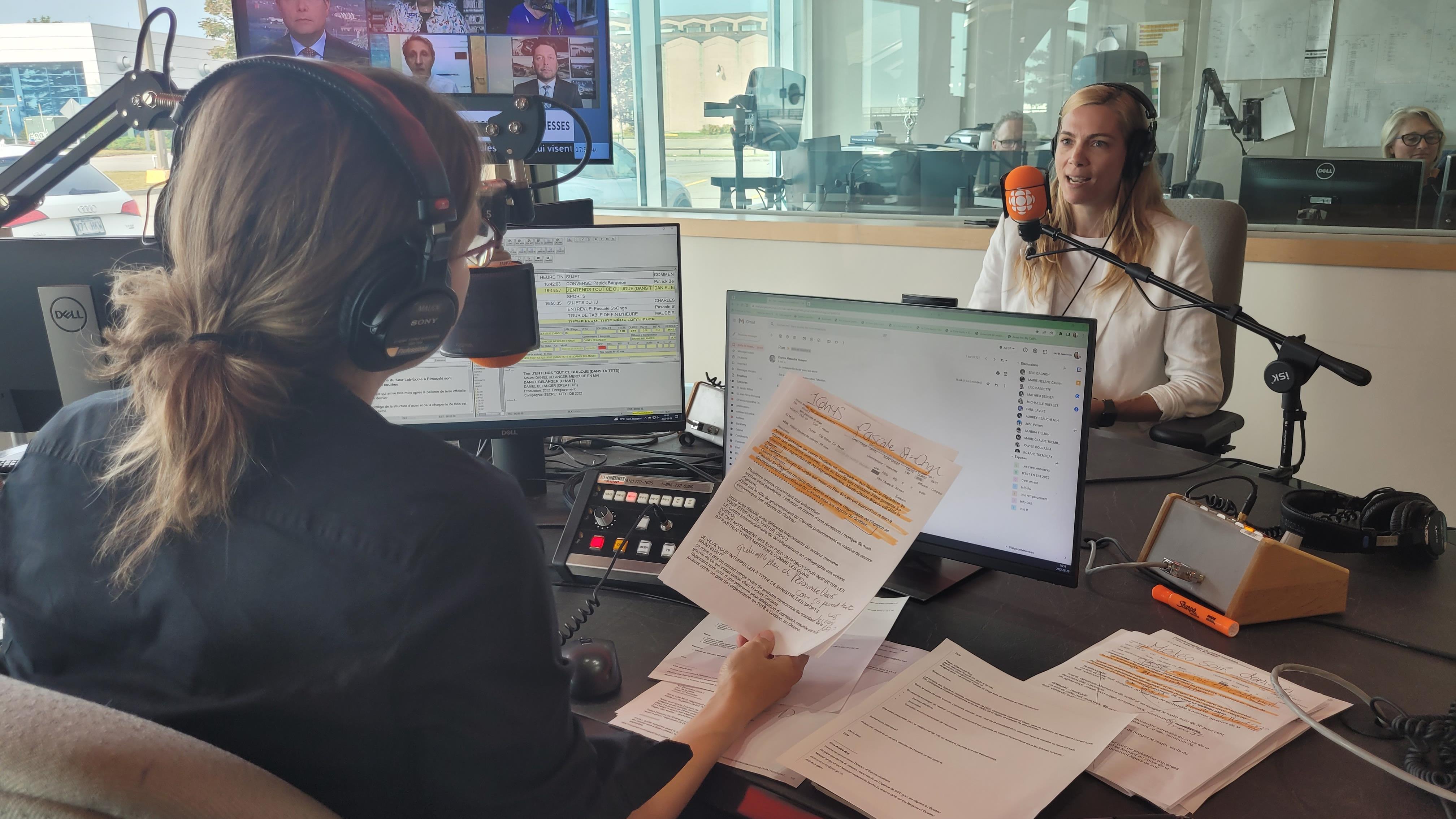 La ministre des Sports et de DEC Pascale StOnge de passage à Rimouski