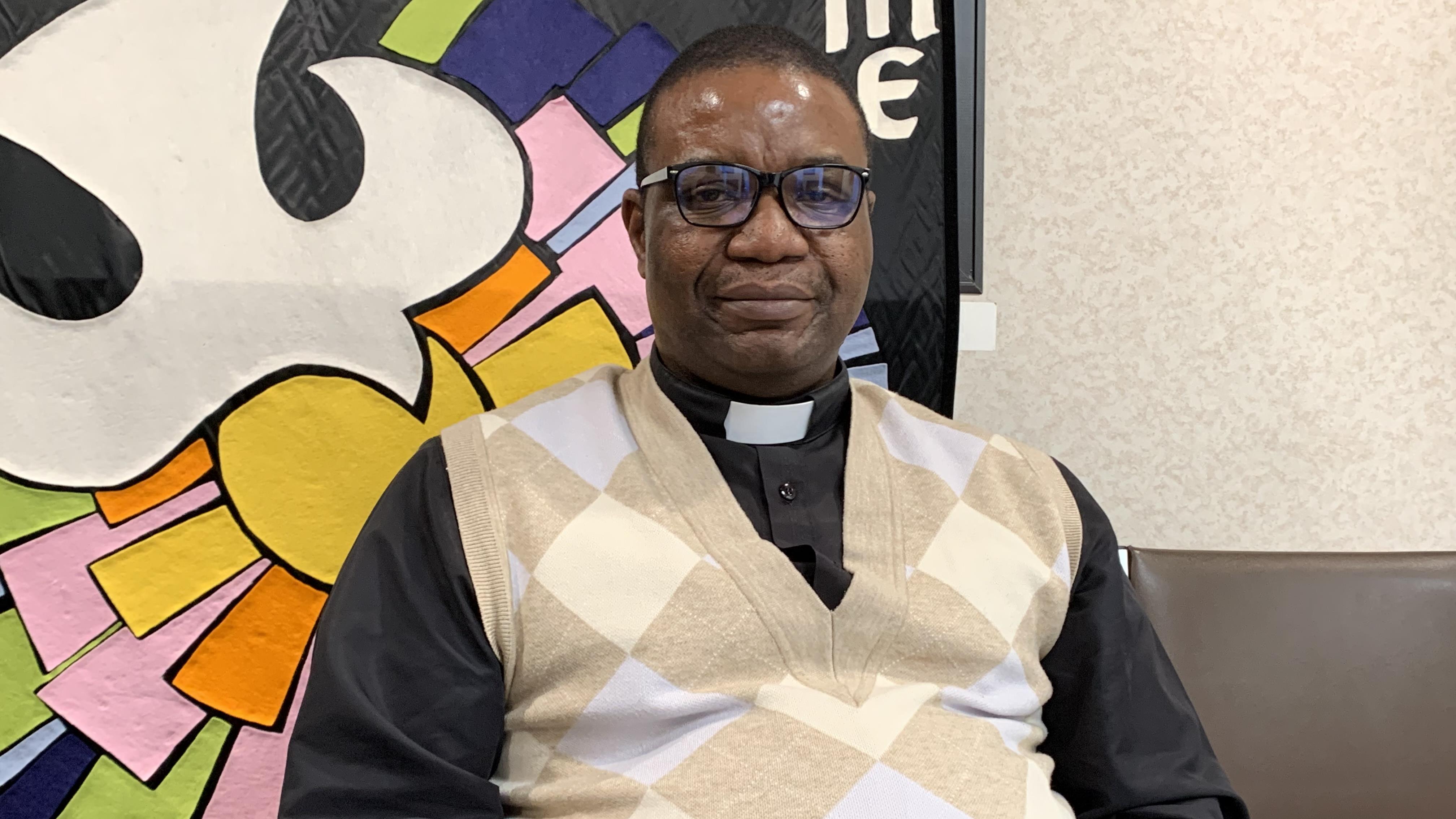 Windsor : le parcours inspirant d’un prêtre nigérian polyglotte