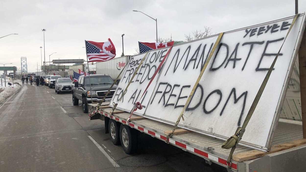 Blockade at Ambassador Bridge enters 4th day, as protesters gain more ...