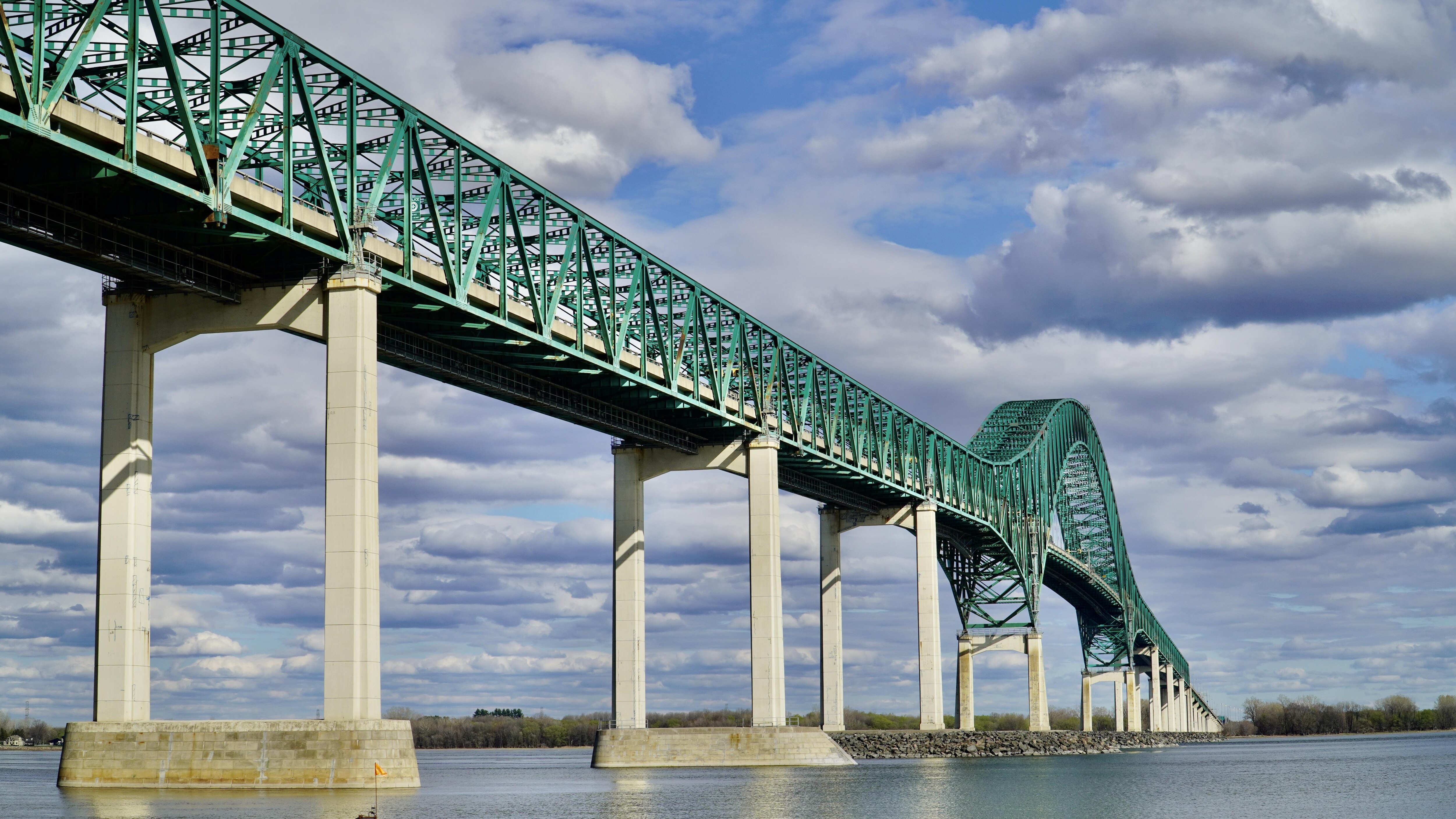 Doiton s'inquiéter de la santé du pont Laviolette?