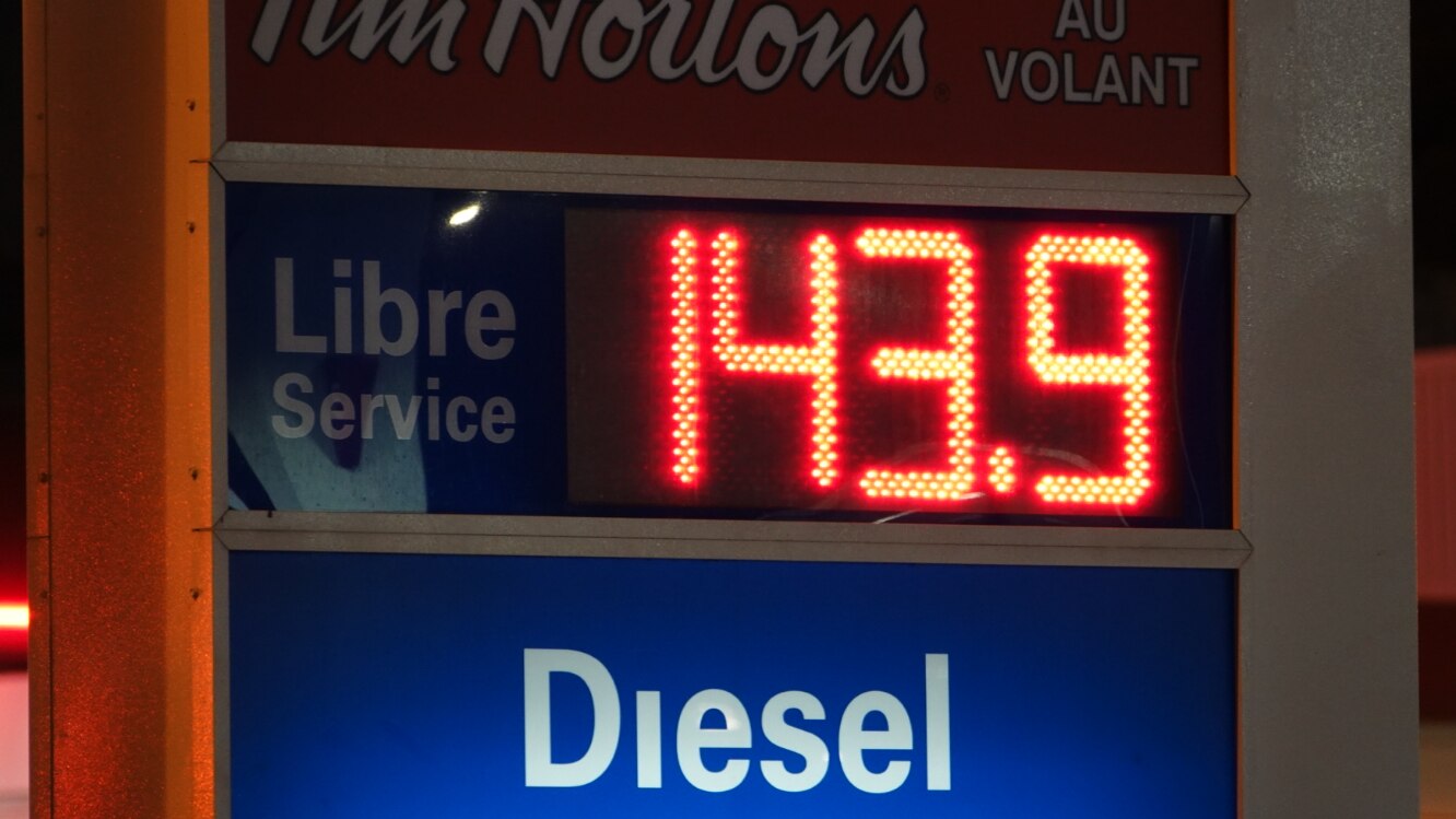 Pourquoi le prix de l'essence grimpe ? | Info-réveil