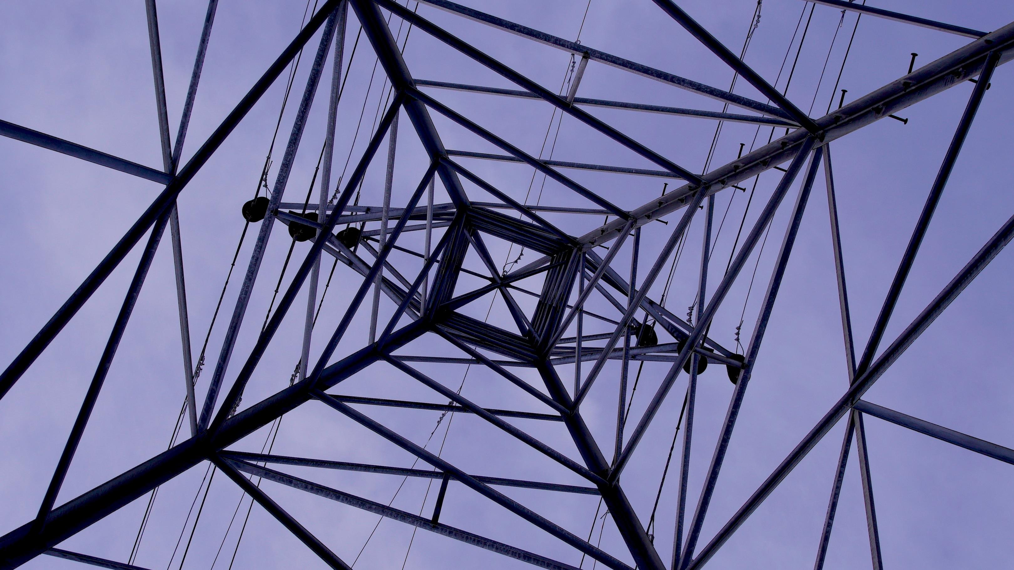 Jusqu A 200 M De Plus Que Prevu Pour Une Ligne A Haute Tension Radio Canada Ca