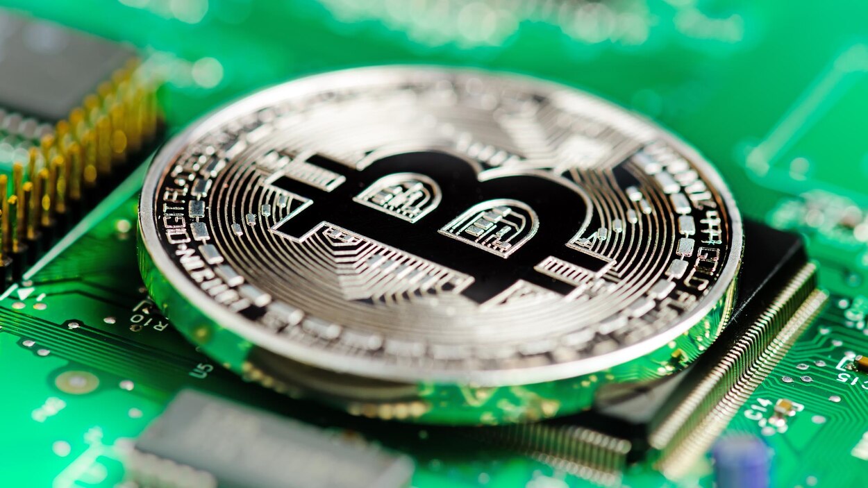 Il risque de perdre 240 millions de dollars en bitcoins pour un mot de  passe oublié | Radio-Canada