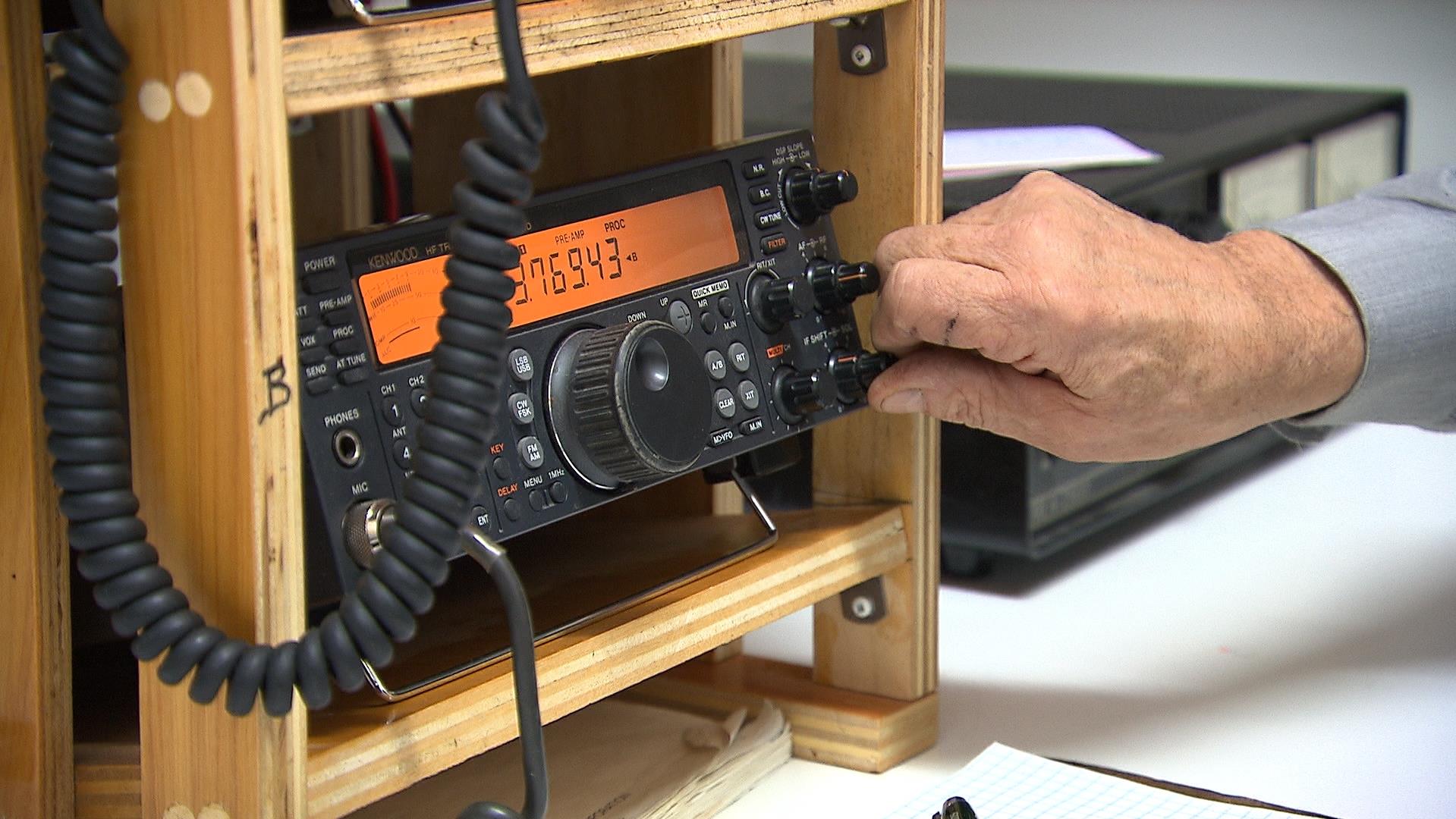 La radio amateur : entre loisir technique et communication utile