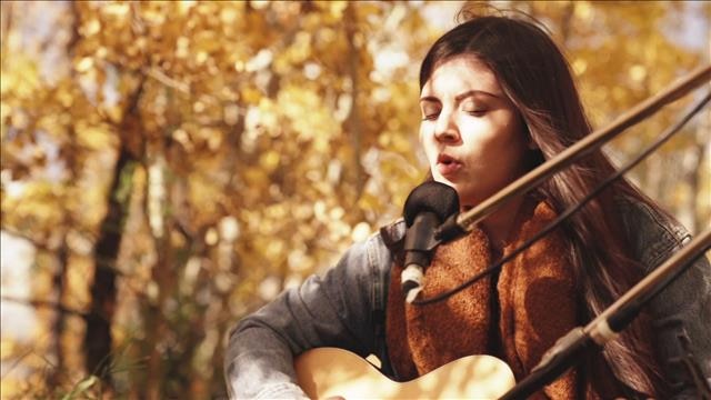 La chanteuse franco-albertaine Renelle Ray revient, en anglais
La chanteuse franco-albertaine Renelle Ray revient, en anglais