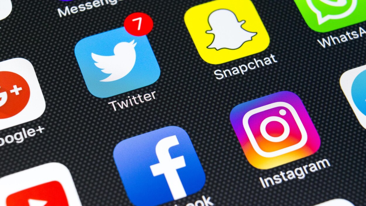 Le cofondateur de Wikipédia appelle à une grève des réseaux sociaux ...