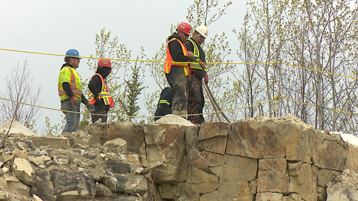 Les Travaux De Dynamitage Ont Debute A Saint Vianney Radio Canada Ca