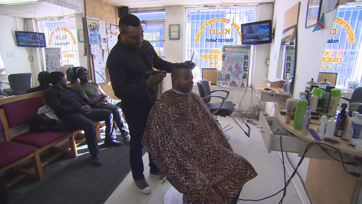 Un Salon De Coiffure Africain Pour Briser L Isolement Radio Canada Ca