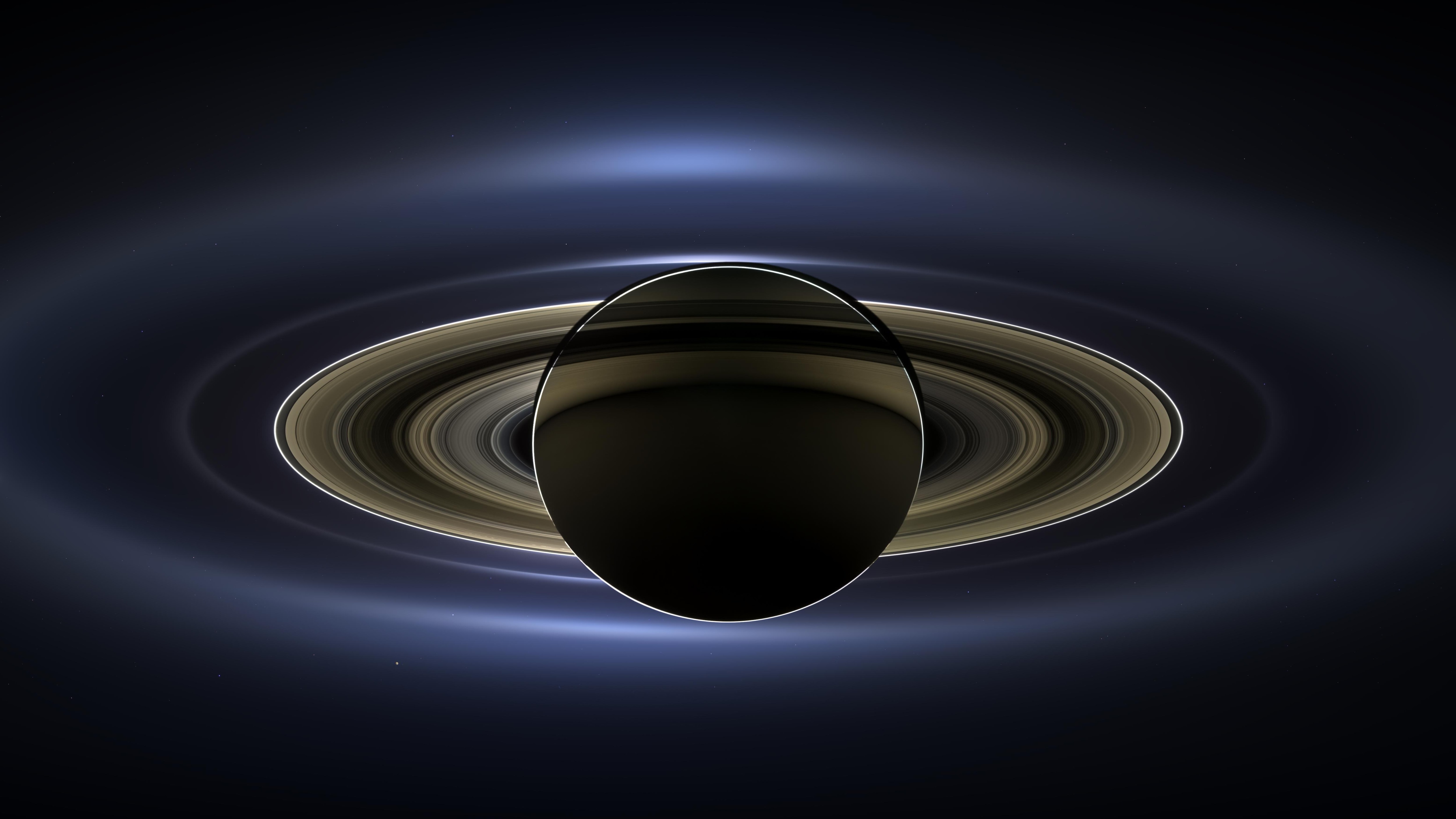 Cassini a photographié Saturne au moment où elle éclipsait le Soleil