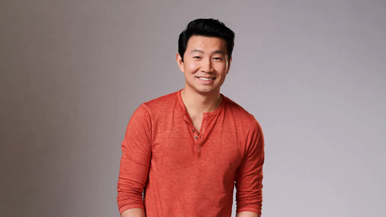 Canadian actor Simu Liu magho-host ng Saturday Night Live ngayong buwan ...