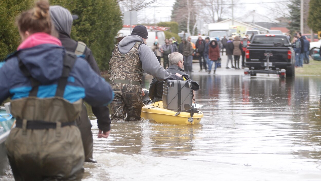 Les inondations à Sainte-Marthe-sur-le-Lac en images Radio-Canada