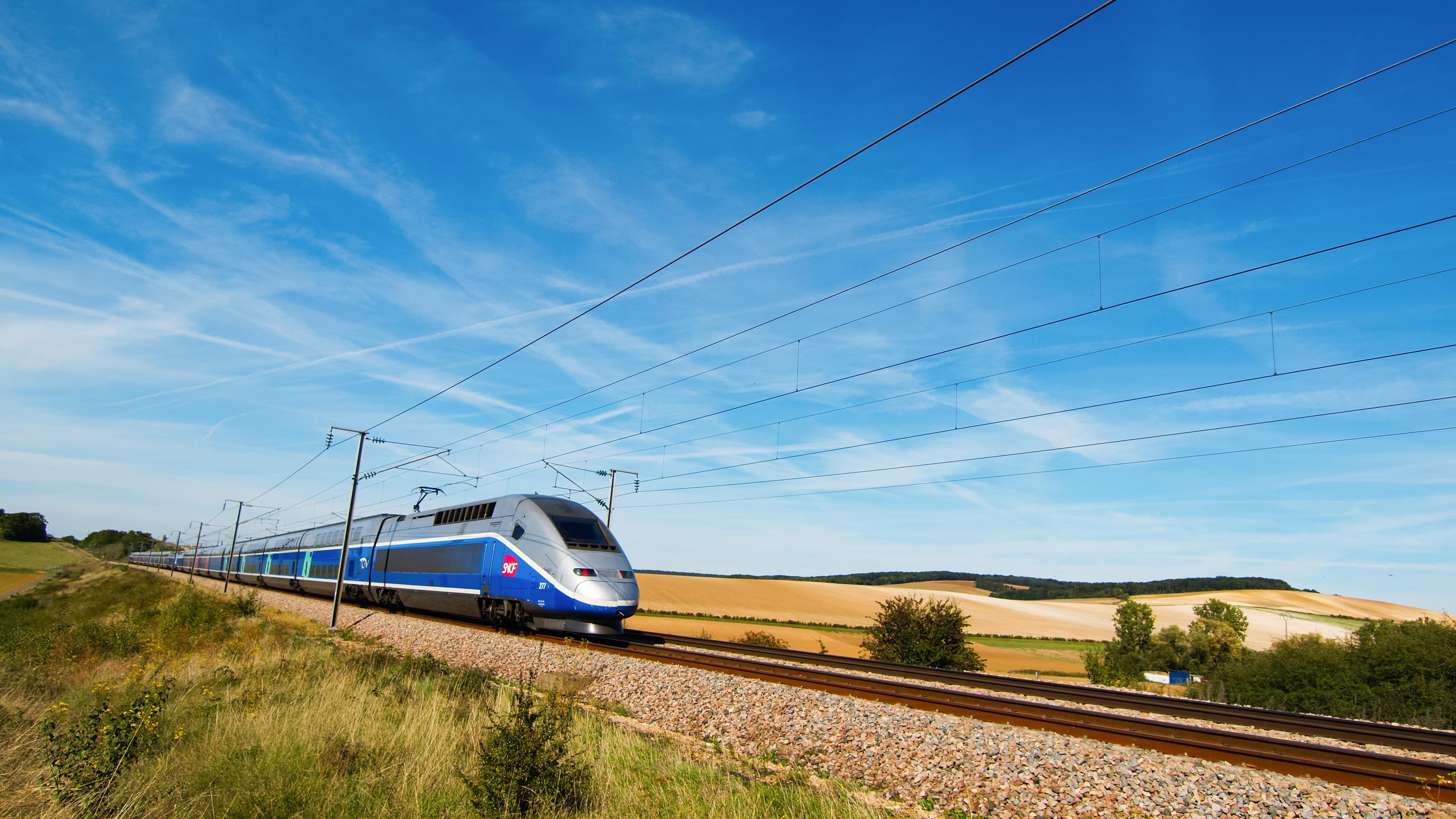 Tgv france. Скоростной поезд TGV Франция. Поезд TGV Франция. Высокоскоростной поезд TGV. Скоростной поезд ter Франция.