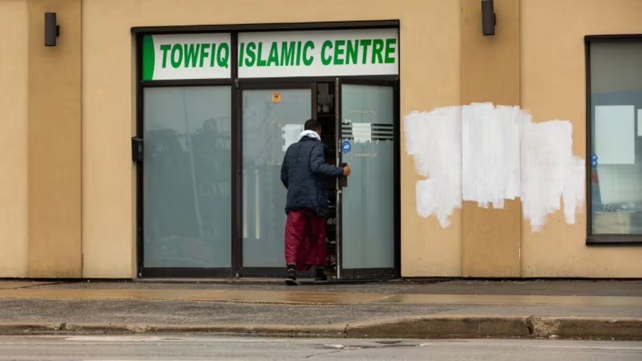 Toronto police probe suspected hate crime after graffiti sprayed on ...