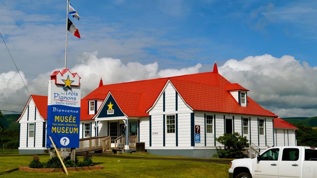 Chez nous, au cœur de nos arts : l’art prend son destin en main au Cap-Breton