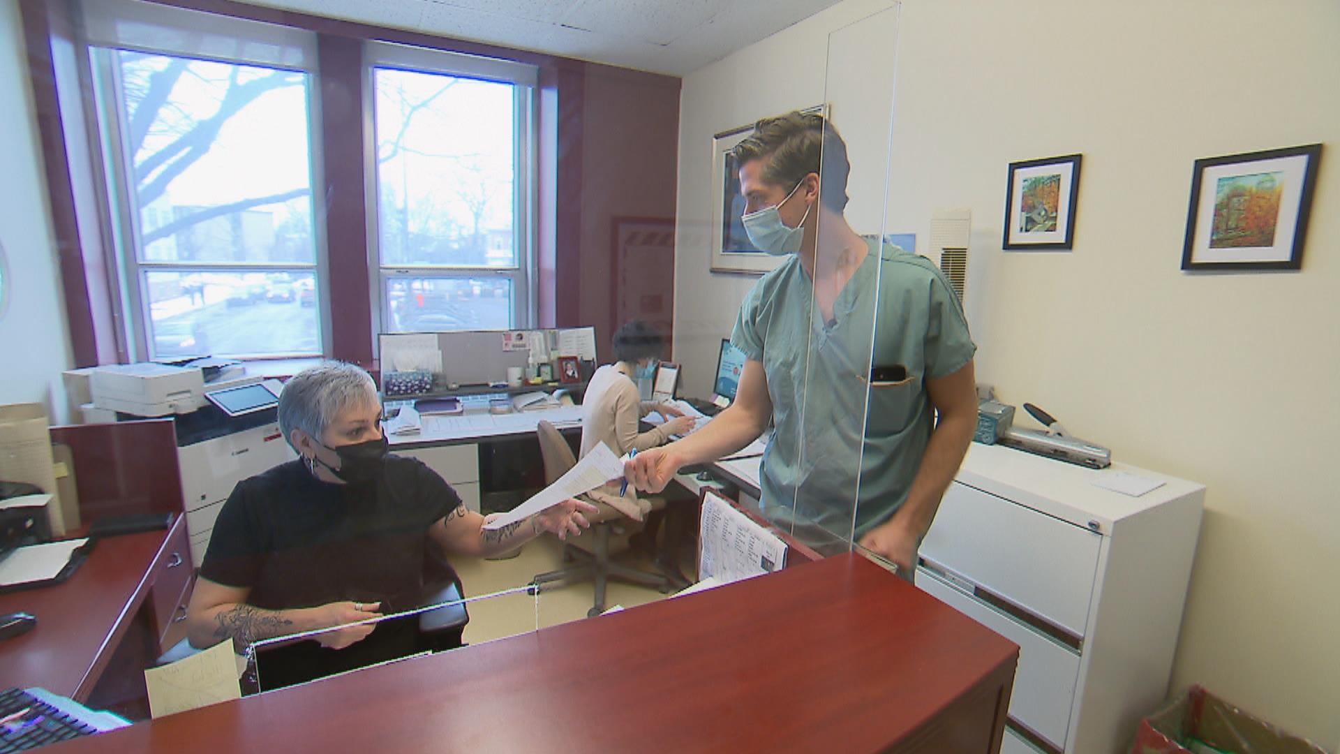 Hopital St Francois D assise Prise De Rendez vous Fini les fax entre médecins : une application mobile est née |  Radio-Canada.ca