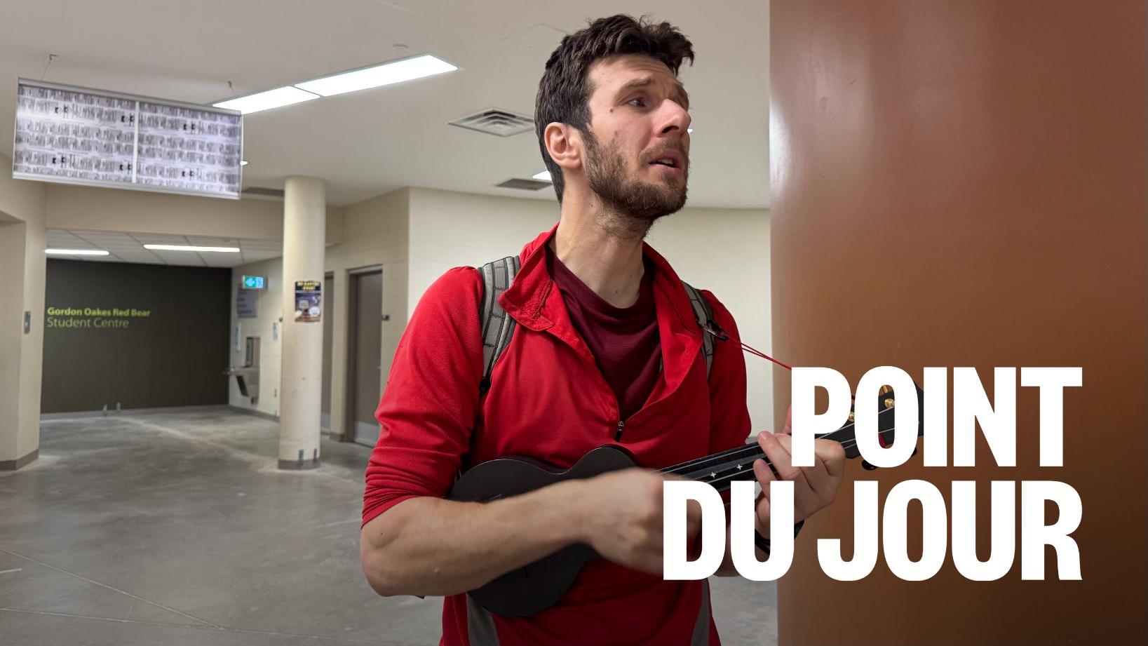 Quand le son du ukulélé se fait entendre dans les couloirs de l’Université de la Saskatchewan