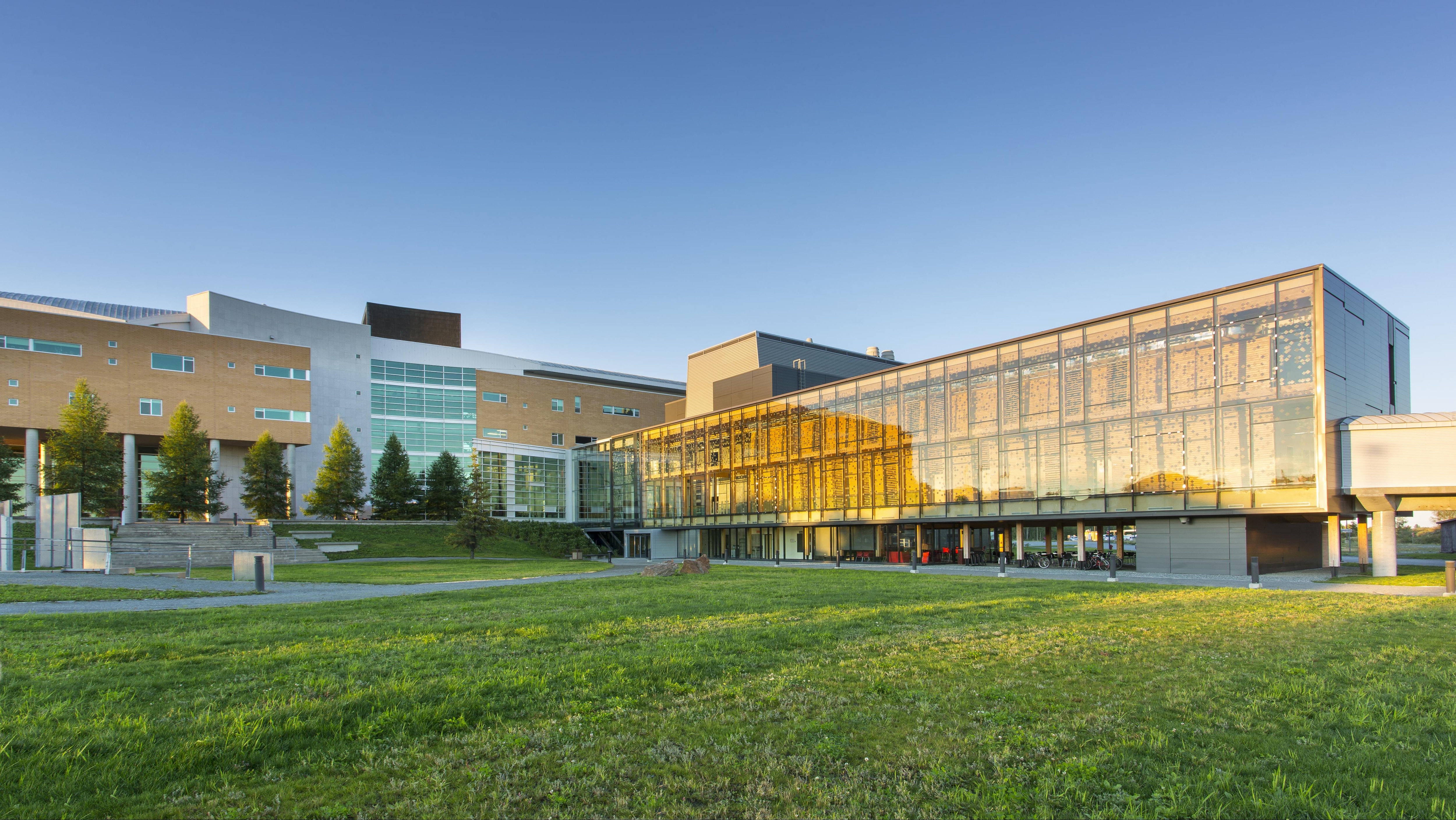 7 ubc. Бест университет. The Universite du Quebec. Best it Universities. Quebec-Universities-list.
