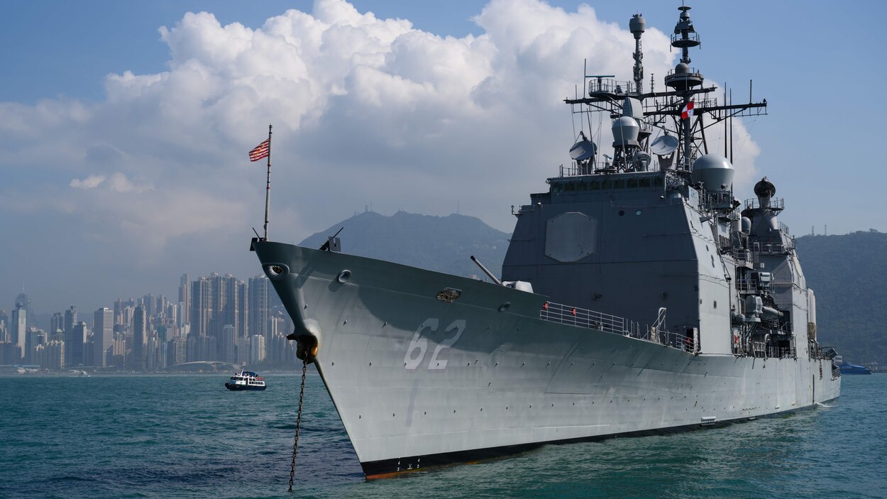 Des navires de guerre américain et russe se frôlent en mer de Chine ...