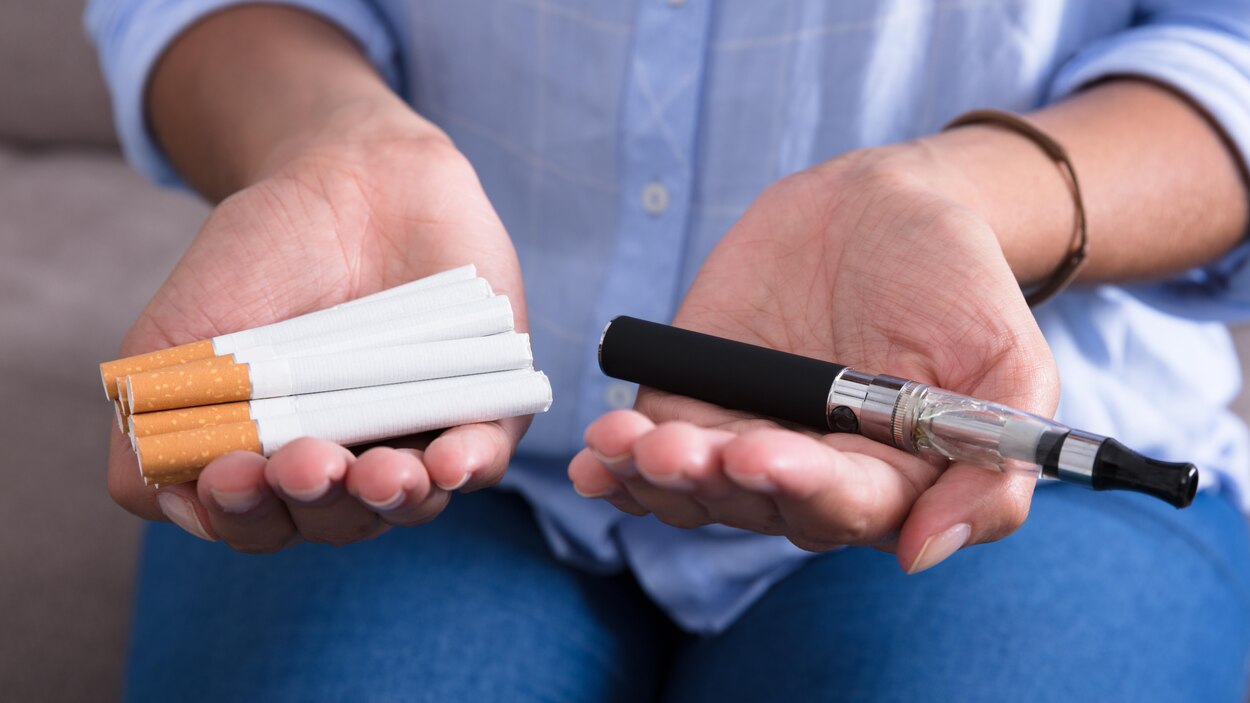 Pour Arreter De Fumer Le Vapotage Serait Deux Fois Plus Efficace Que Les Substituts Classiques Radio Canada Ca