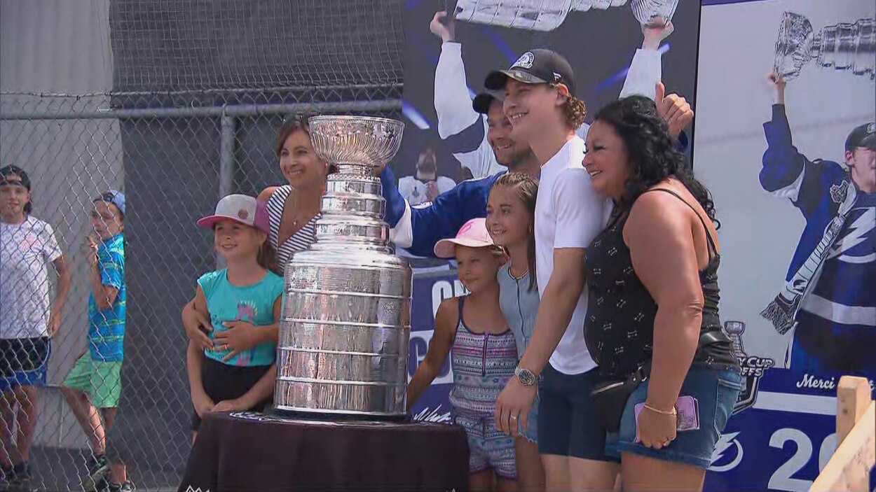 SaintNarcissedeBeaurivage accueille Yanni Gourde et la coupe Stanley