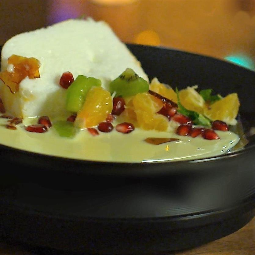 le flottante, crme anglaise, salsa de fruits