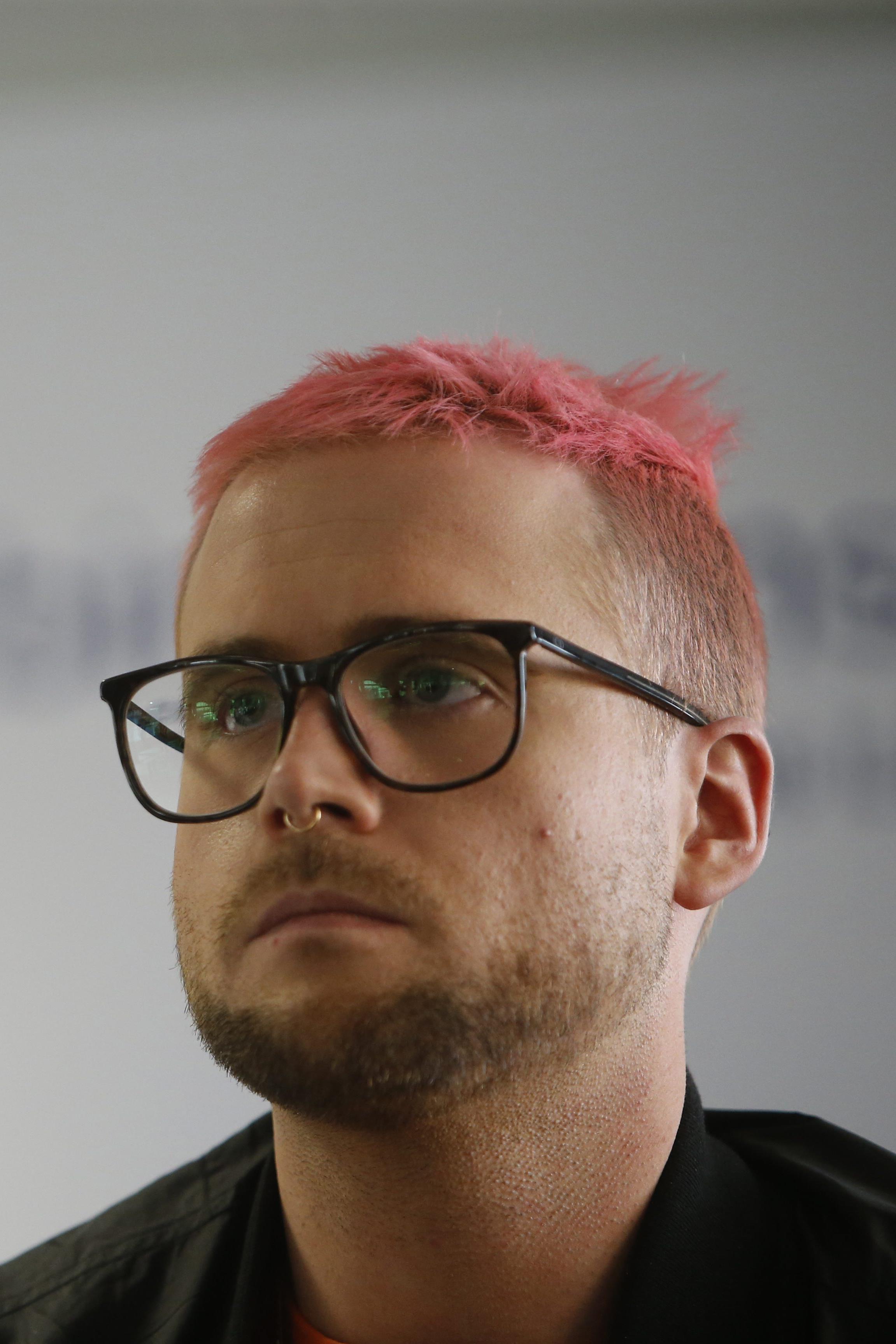 Christopher Wylie s'adresse aux médias dans les bureaux d'un avocat à Londres, le 26 mars 2018.