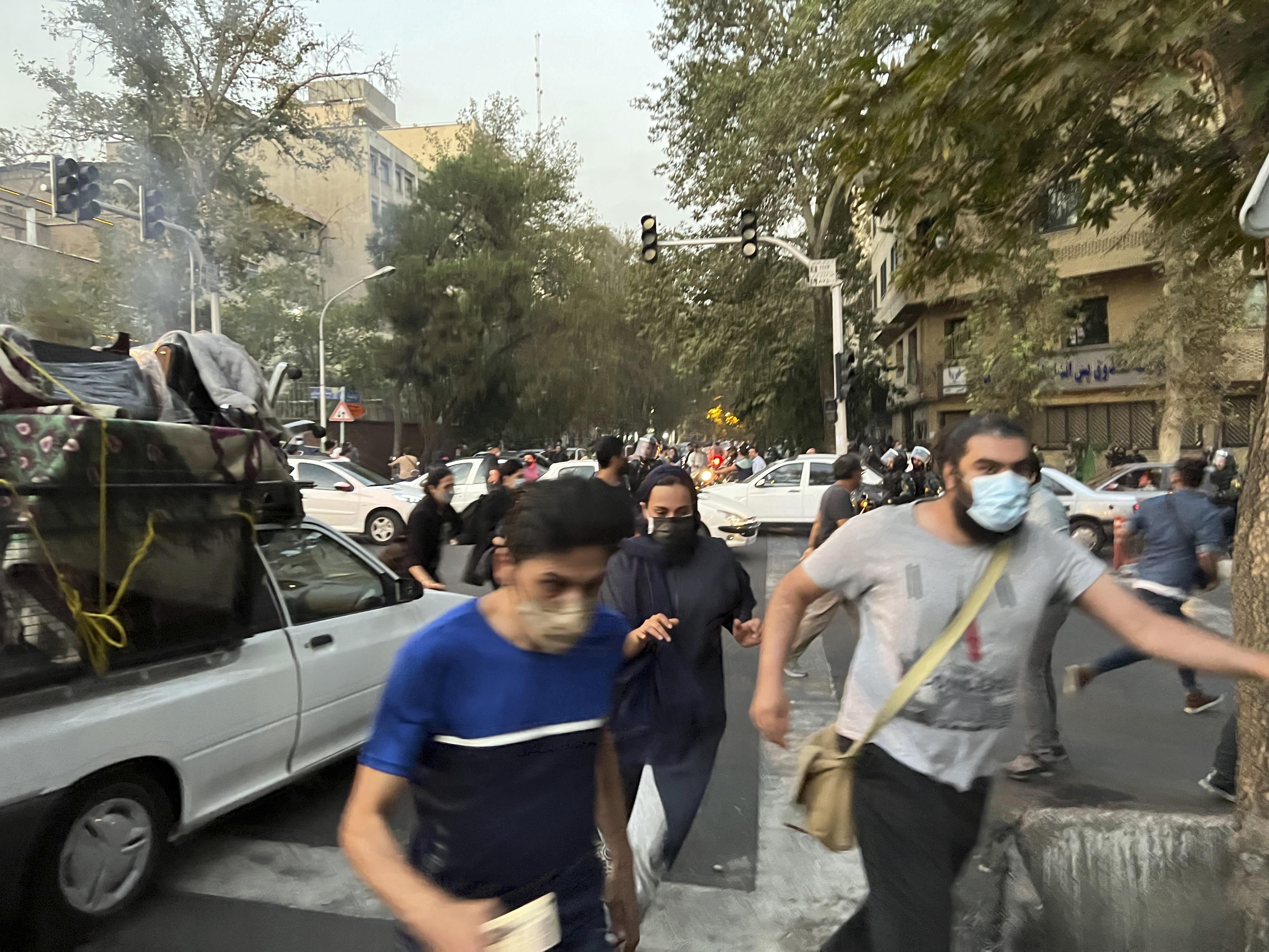 Sepideh Farsi, réalisatrice iranienne, analyse la situation en Iran