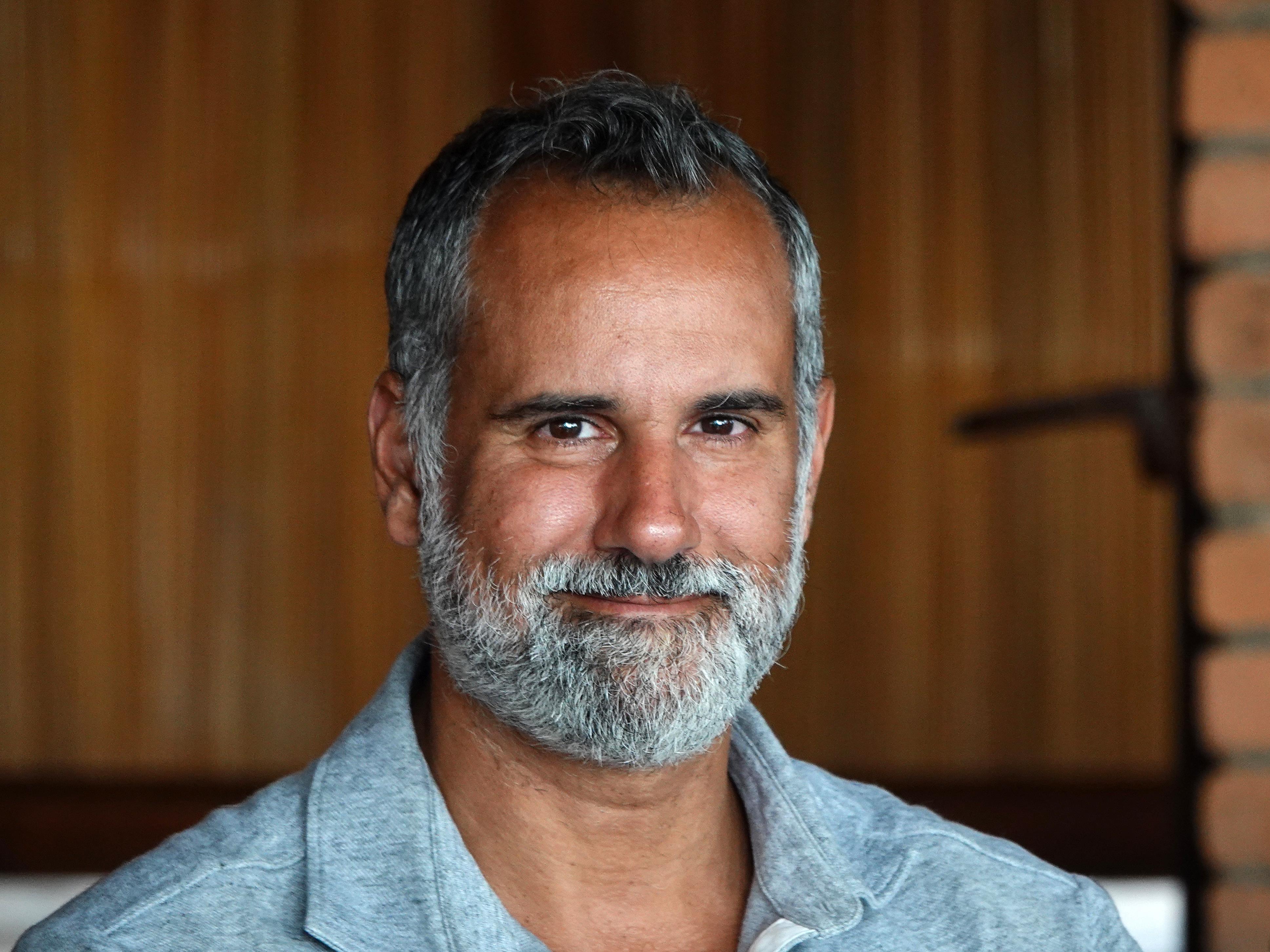 Le visage souriant de Ryan Magarian.