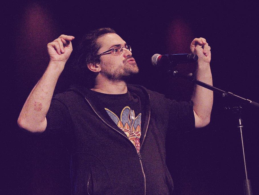 Thomas Langlois en performance sur scène