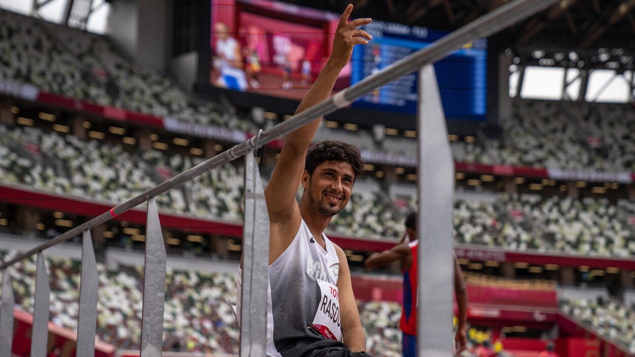Entrée en piste du premier para-athlète afghan à Tokyo - Jeux ...