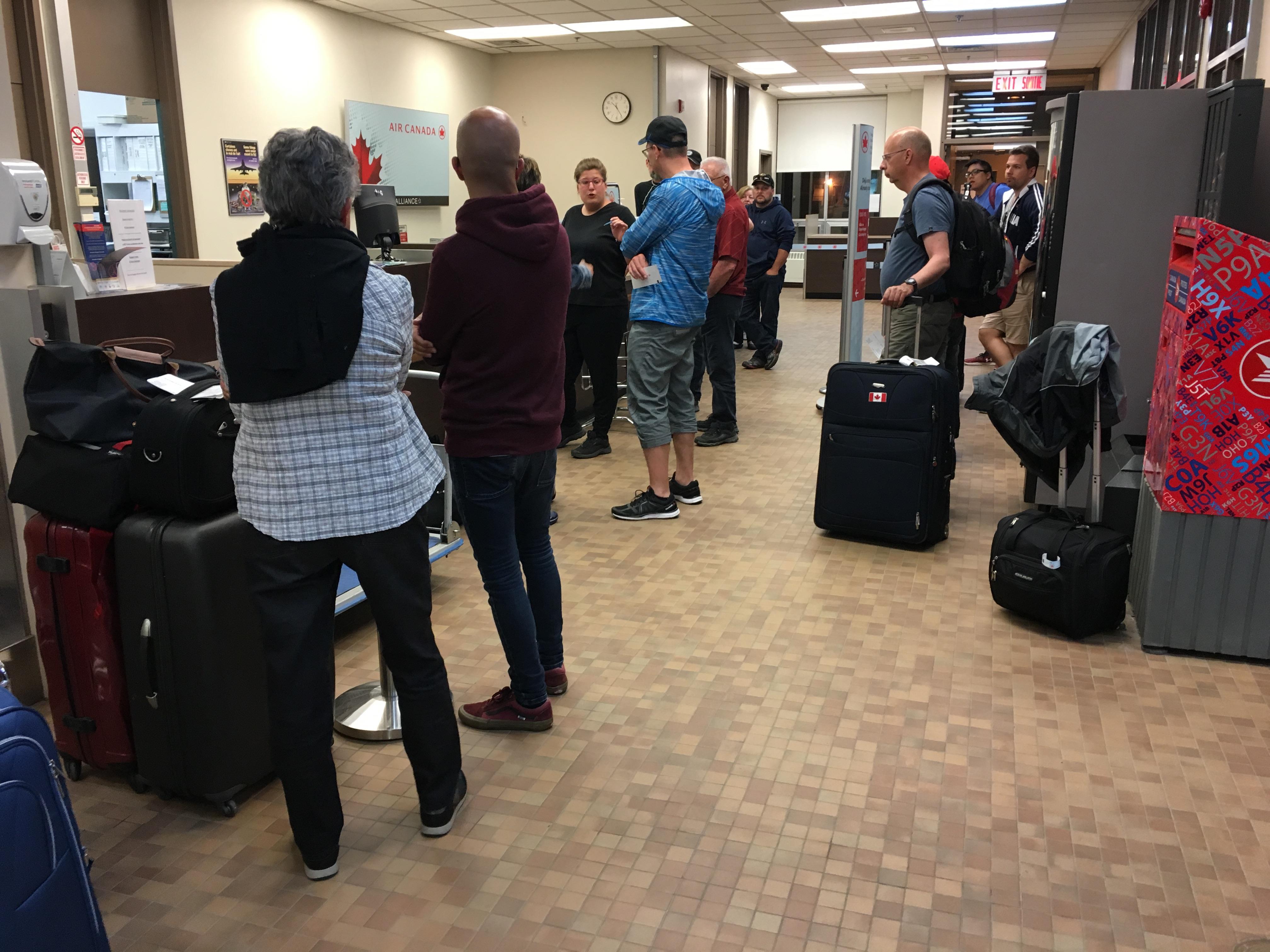 Atterrissage difficile pour un avion à RadioCanada.ca