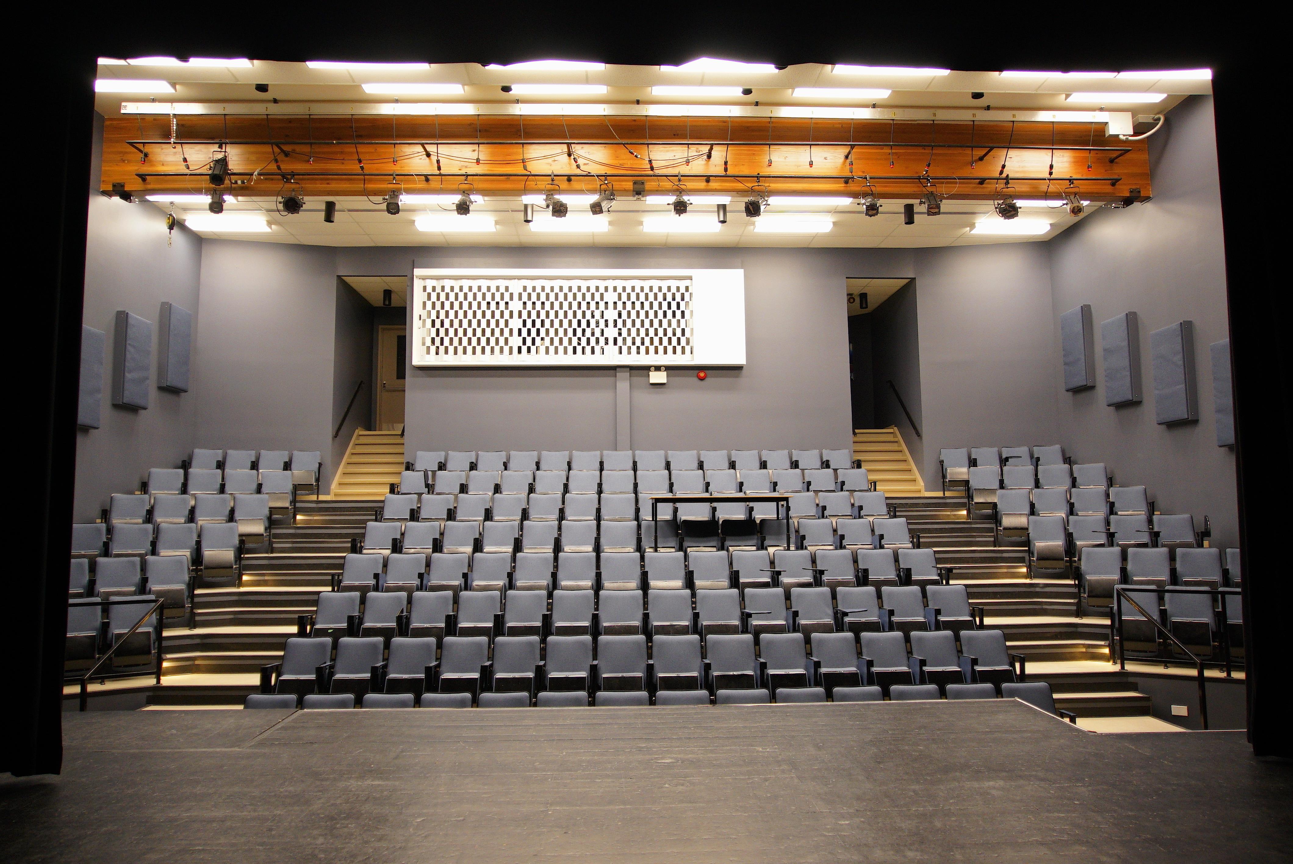 Le Cégep de lance la réfection de son amphithéâtre Radio