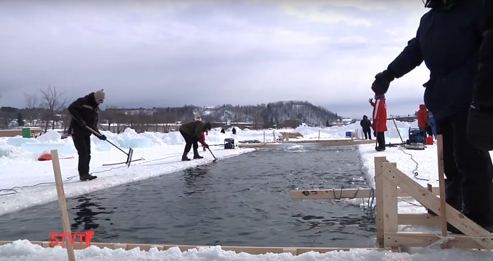 Nager Dans Le Memphremagog A Degres Celsius Radio Canada Ca