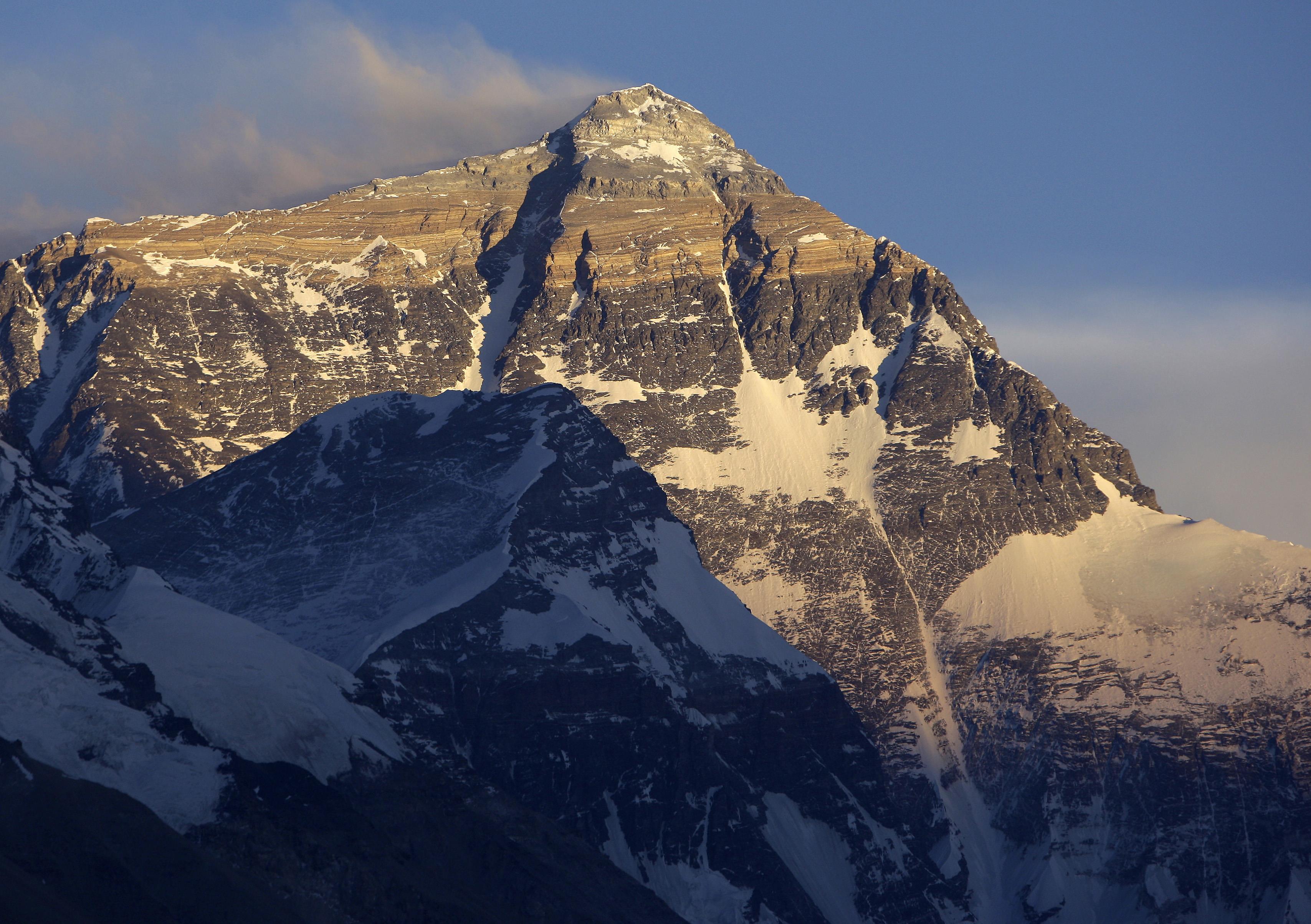 Un Des Sommets De L Himalaya Un tiers des glaces de l'Himalaya aura fondu d'ici la fin du siècle